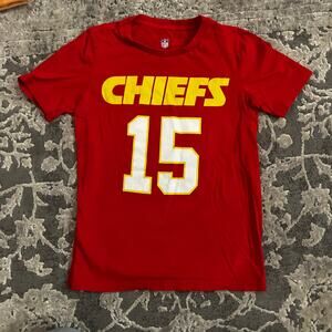 Patrick Mahomes 15 Kansas City Chiefs NFL Youth Red T-Shirt Football Fan Tee